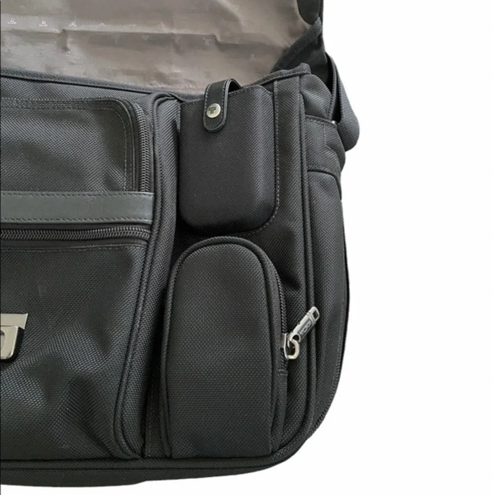 Tumi Alpha Black Messenger Laptop Work Travel Bag‎